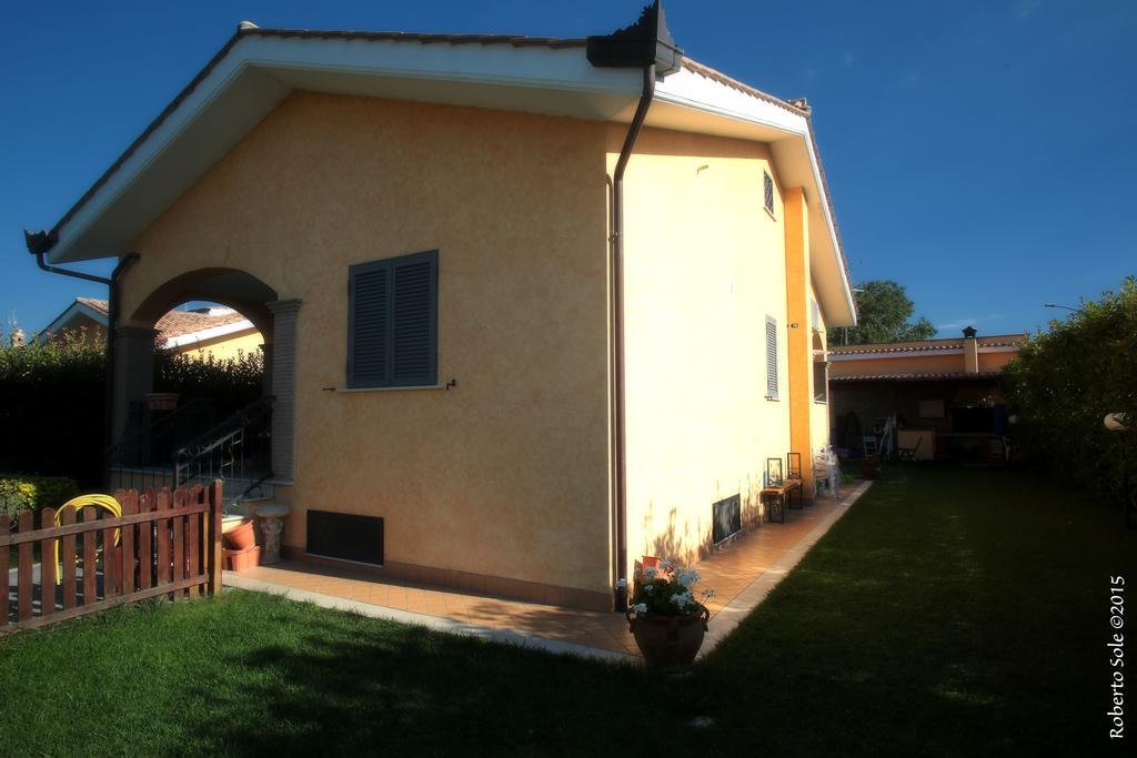 Il Bacio E La Nocciola Bed & Breakfast Labico Стая снимка