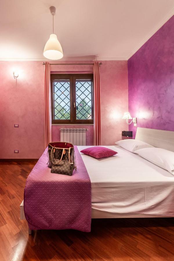 Il Bacio E La Nocciola Bed & Breakfast Labico Екстериор снимка