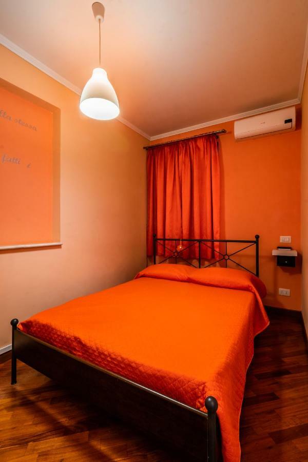 Il Bacio E La Nocciola Bed & Breakfast Labico Екстериор снимка